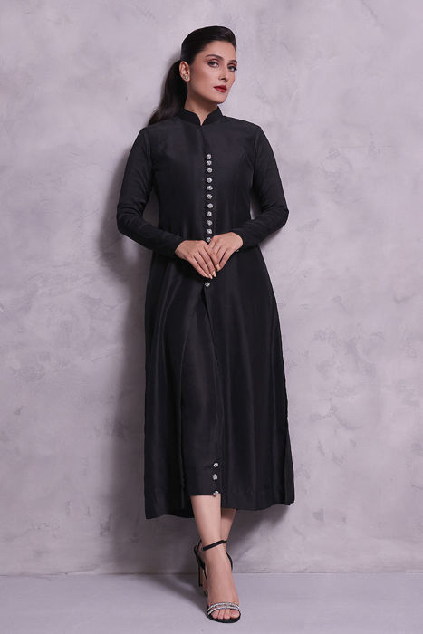 Ayeza Sherwani
