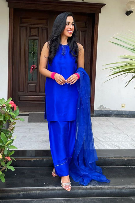 Nadia Zahid in Ezra
