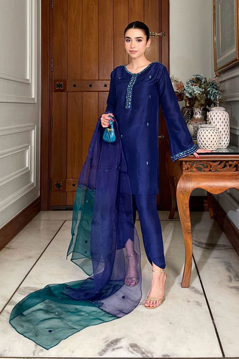 Suraiya in Mia