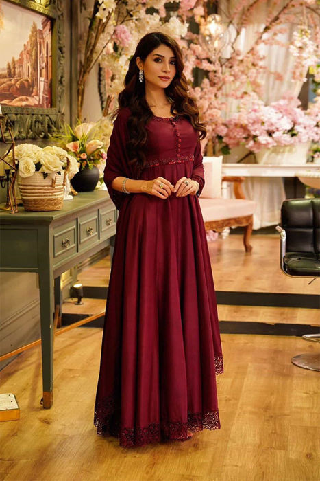 Zoya Nasir in Masha
