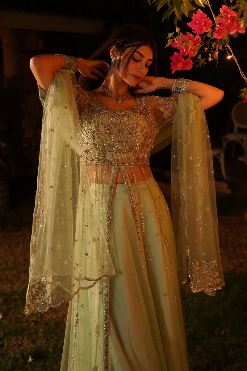 Picture of Zoya Nasir in Naz
