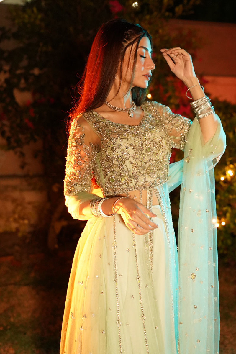 Picture of Zoya Nasir in Naz