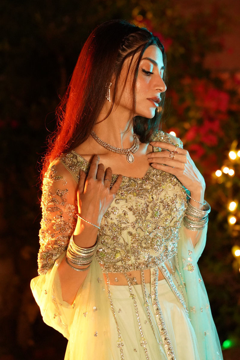 Picture of Zoya Nasir in Naz